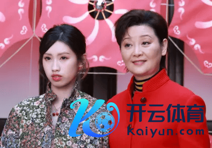 徐朵复兴莫得牵徐帆的手：是没看见 其时太病笃